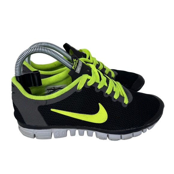 Nike Free 3.0 V2 Running Sneakers 354574-003 Lace Up‎ Low Top Black Green 6.5 - Picture 2 of 8